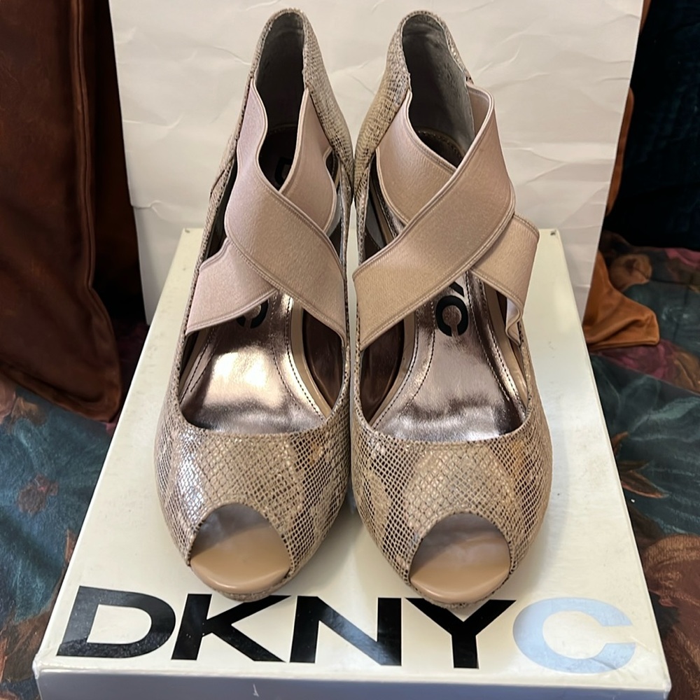 DKNY C Cristy heels sandals snake print size 8.5 EUC